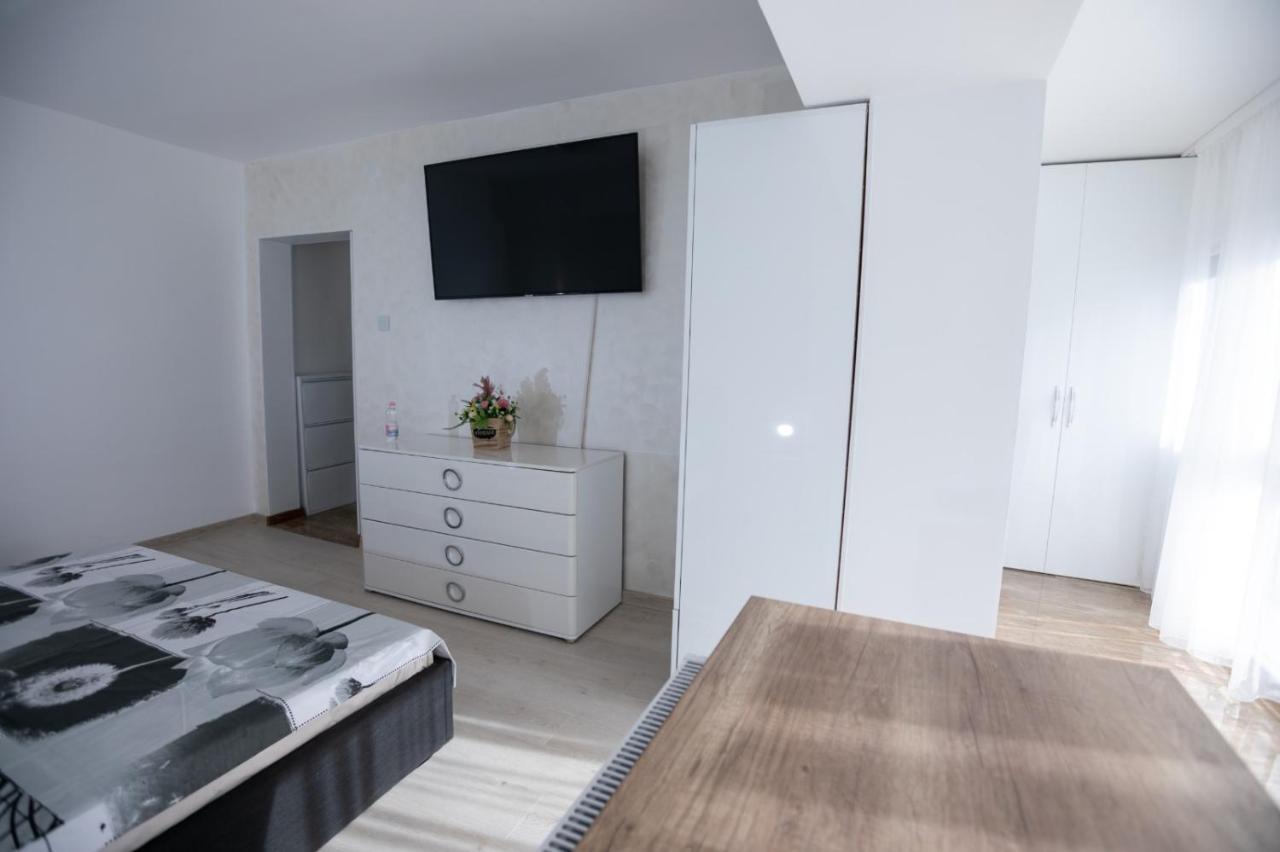 Apartament Central Targu Jiu Exterior photo