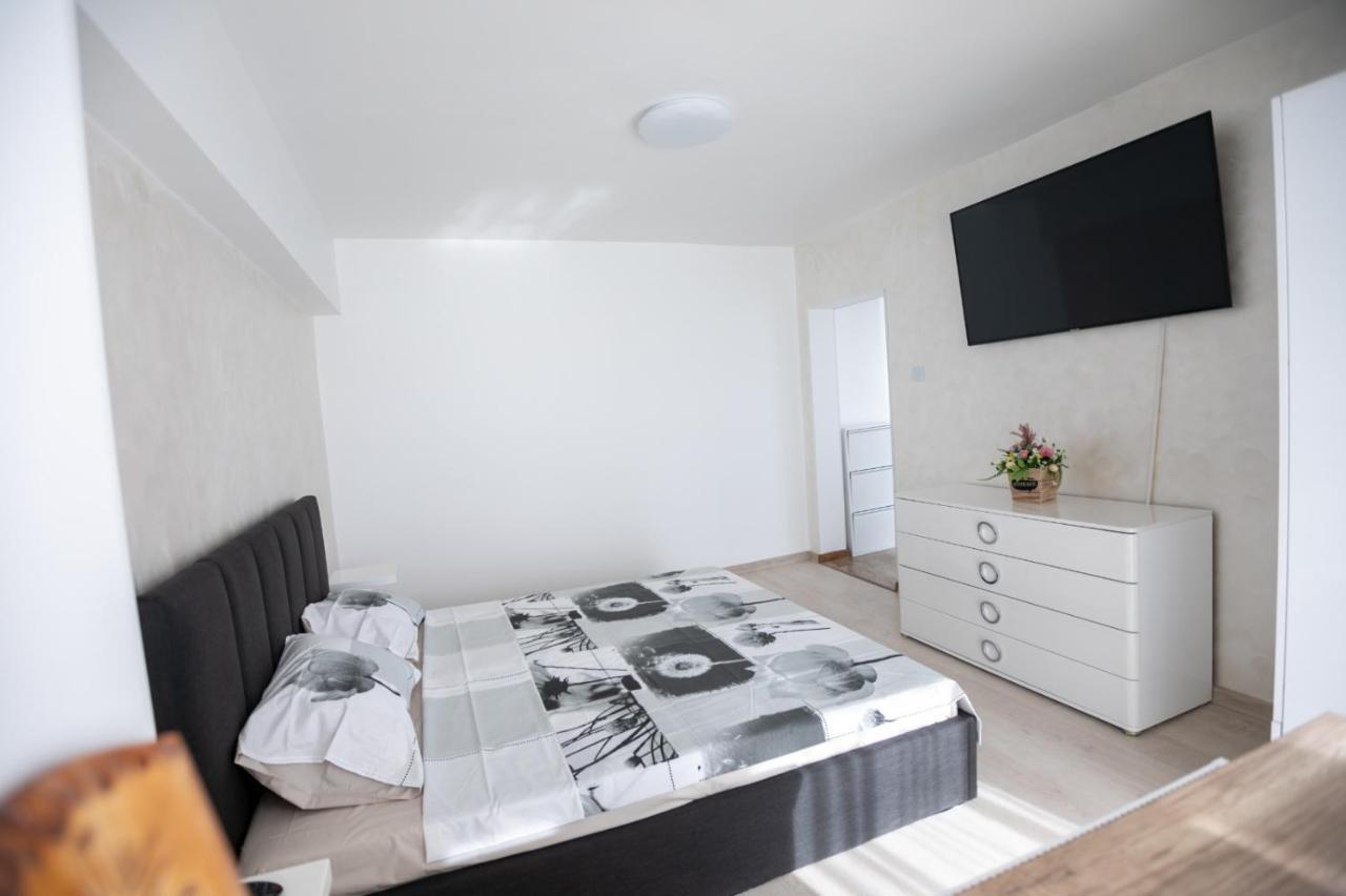 Apartament Central Targu Jiu Exterior photo